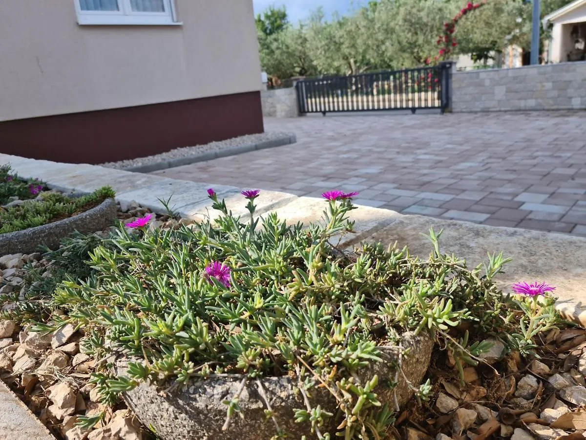 Apartments Pakoštane